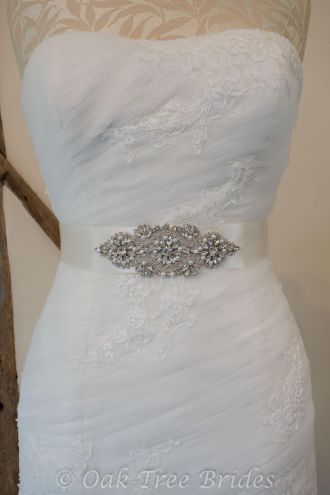  Oak Tree Brides - Emily